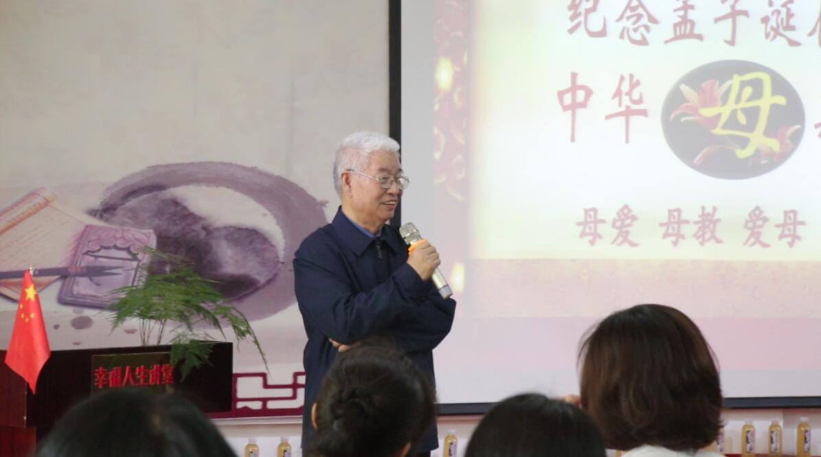 小四月最新照片,小四月最新照片，時(shí)光中的印記